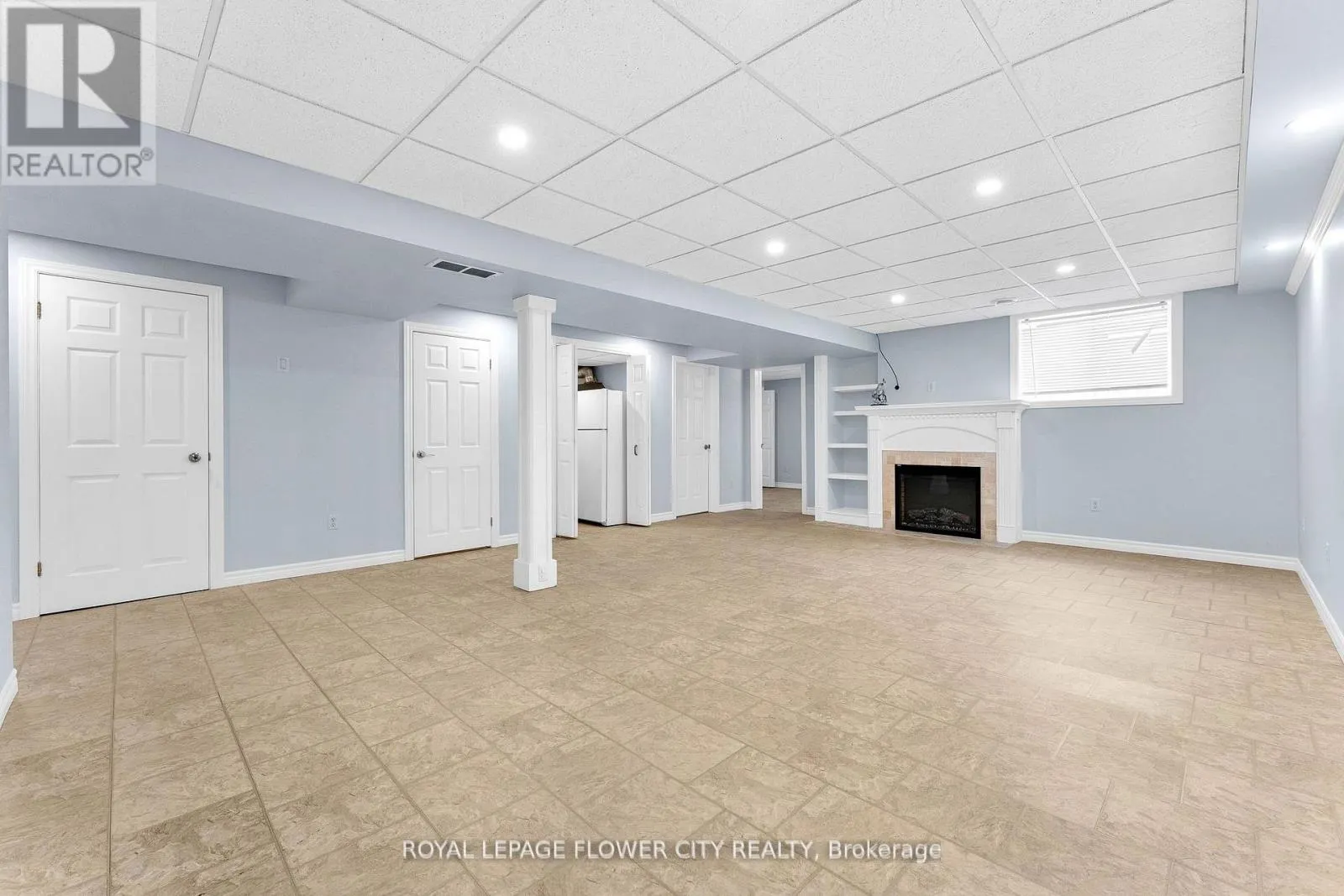 724 GARDEN COURT