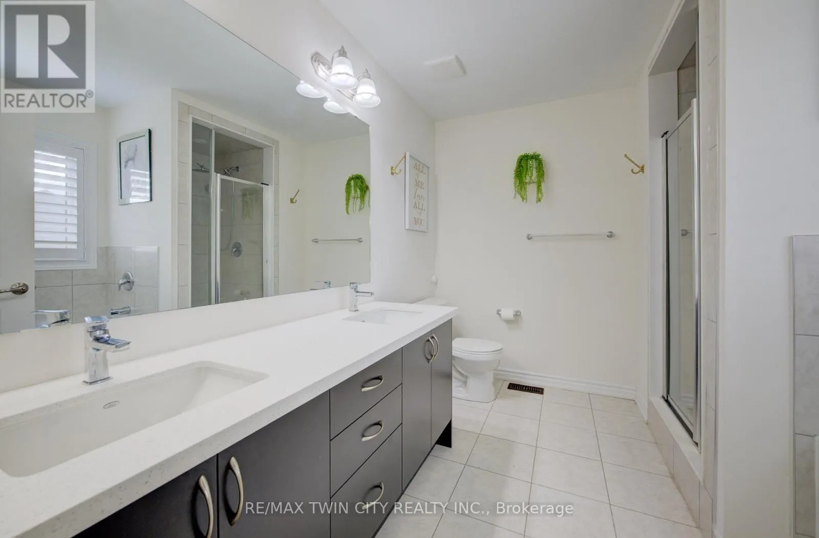 8 WHITTON DRIVE