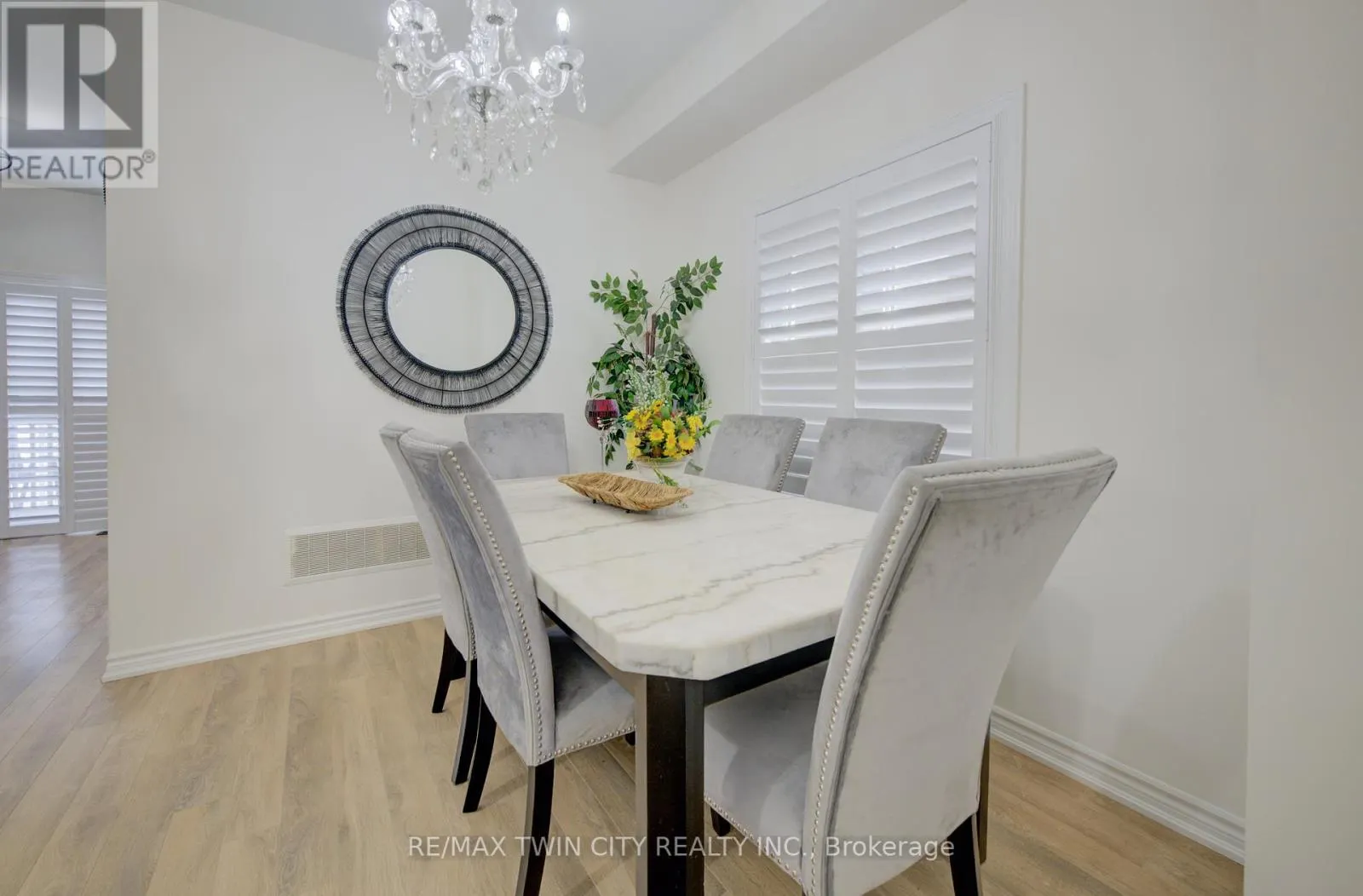 8 WHITTON DRIVE