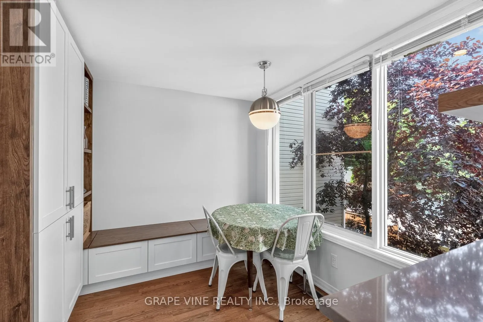 4 RADSTOCK PRIVATE