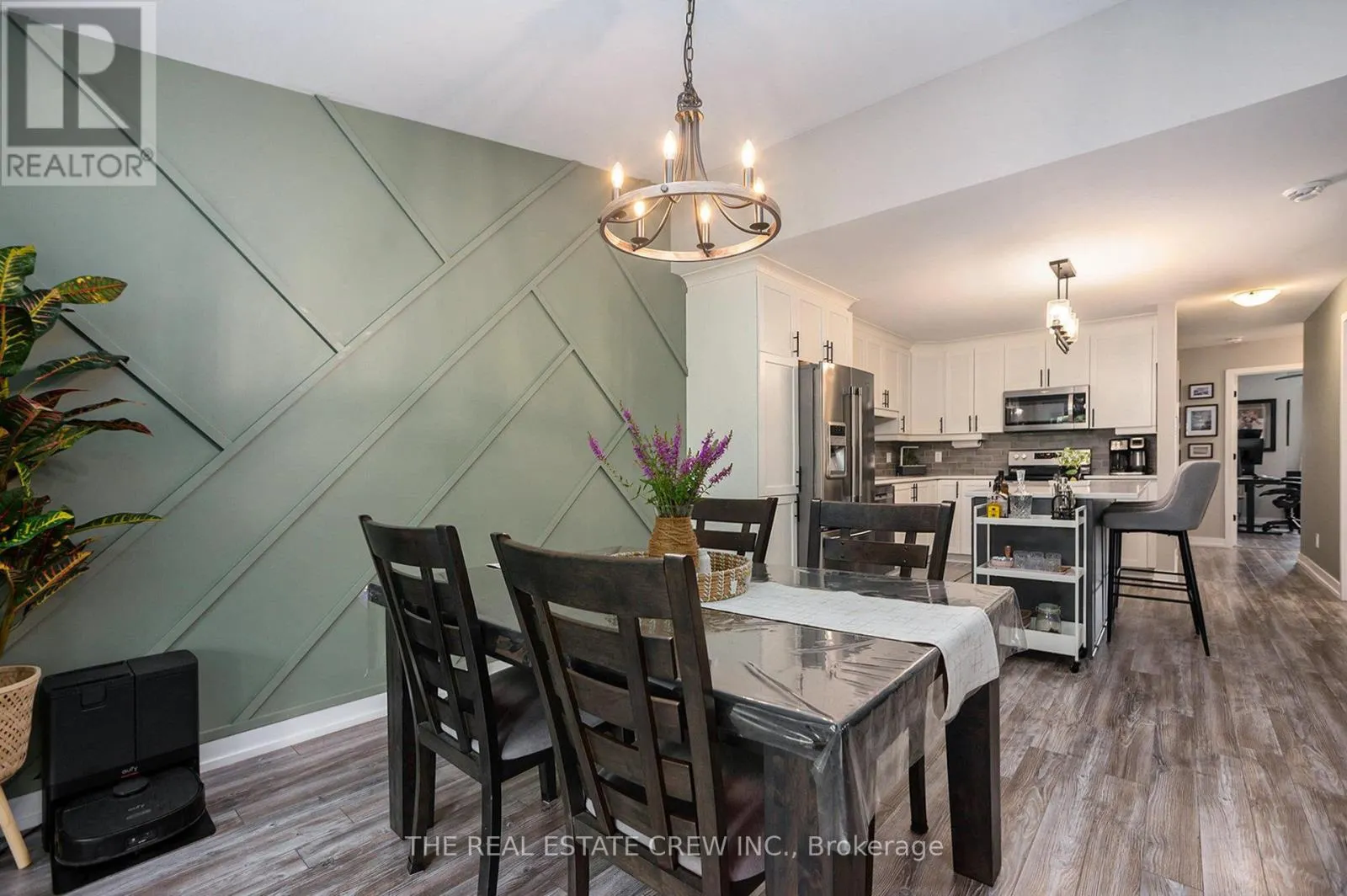 203 - 83 ST MORITZ TRAIL N