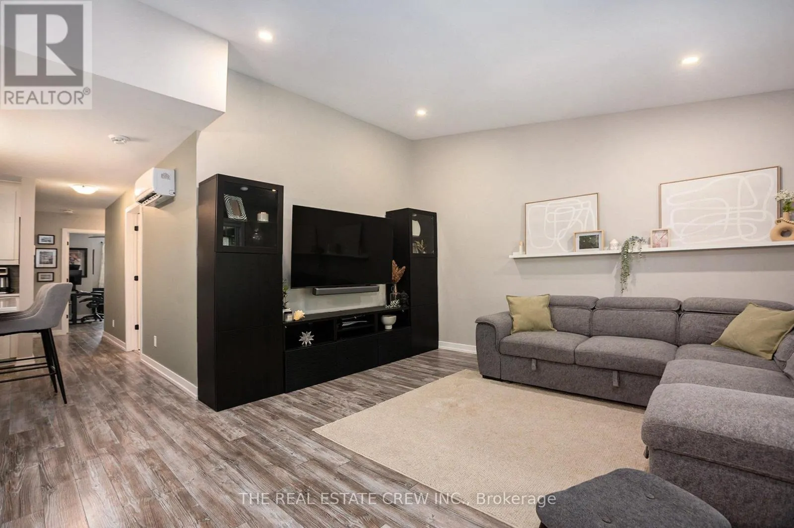 203 - 83 ST MORITZ TRAIL N