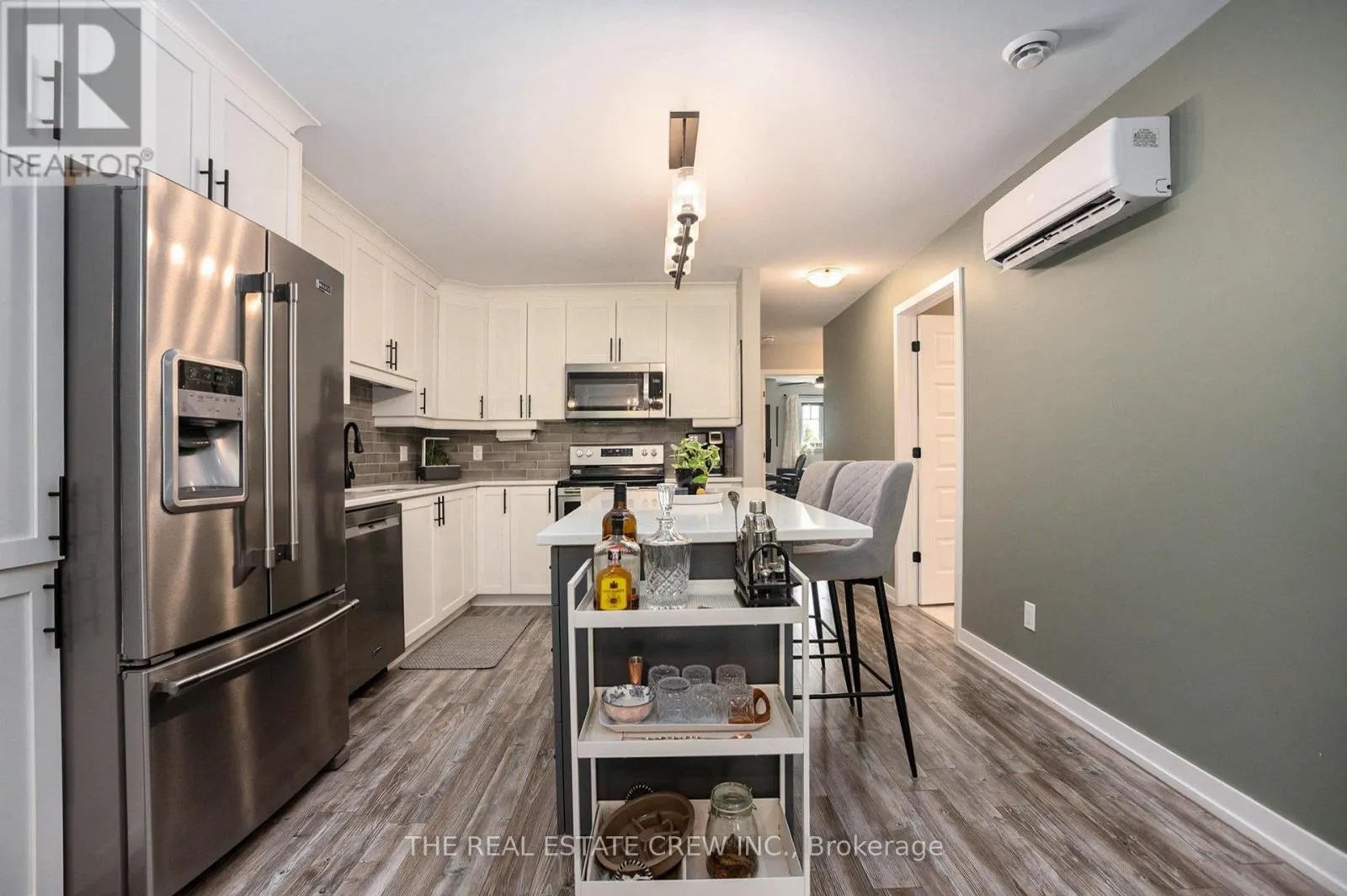203 - 83 ST MORITZ TRAIL N