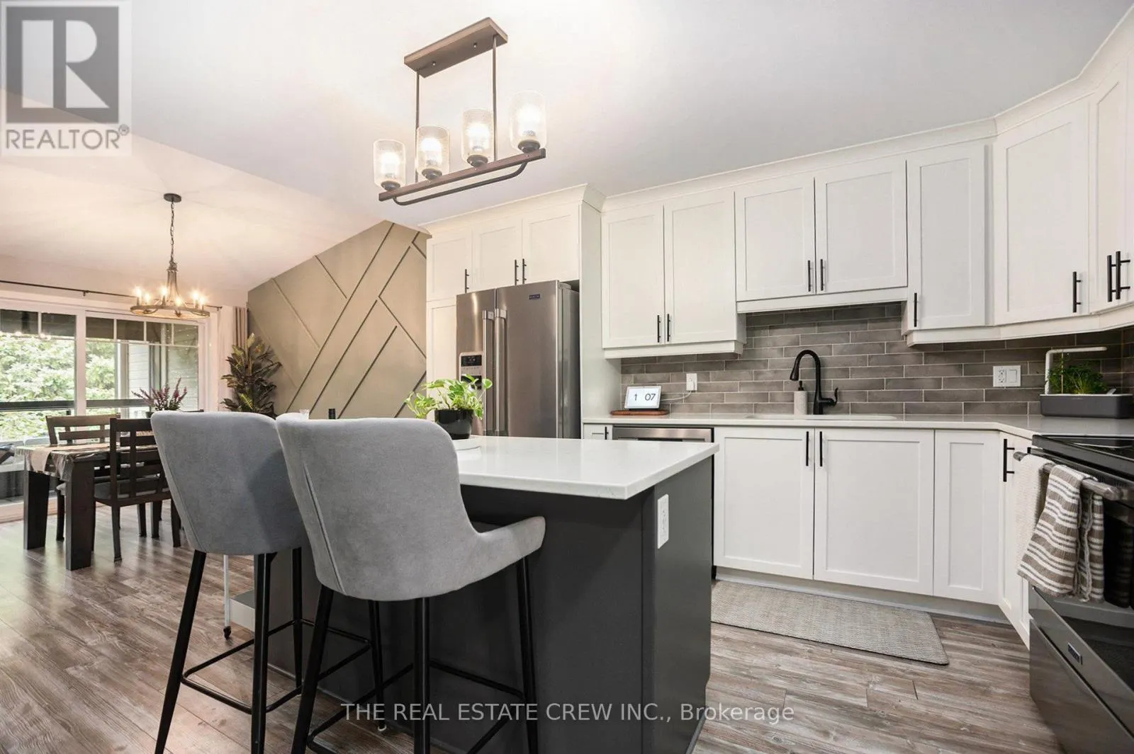 203 - 83 ST MORITZ TRAIL N