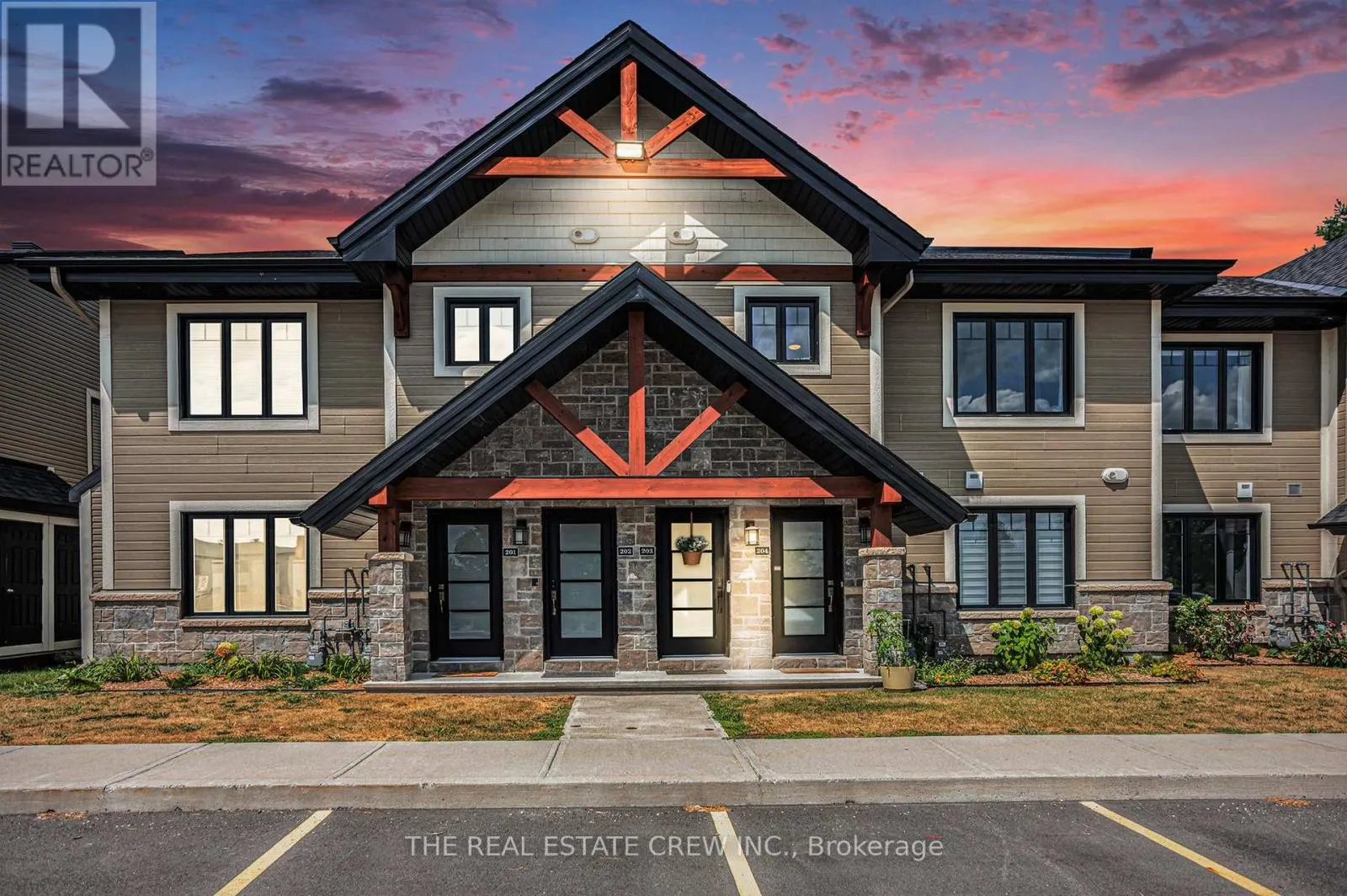 203 - 83 ST MORITZ TRAIL N