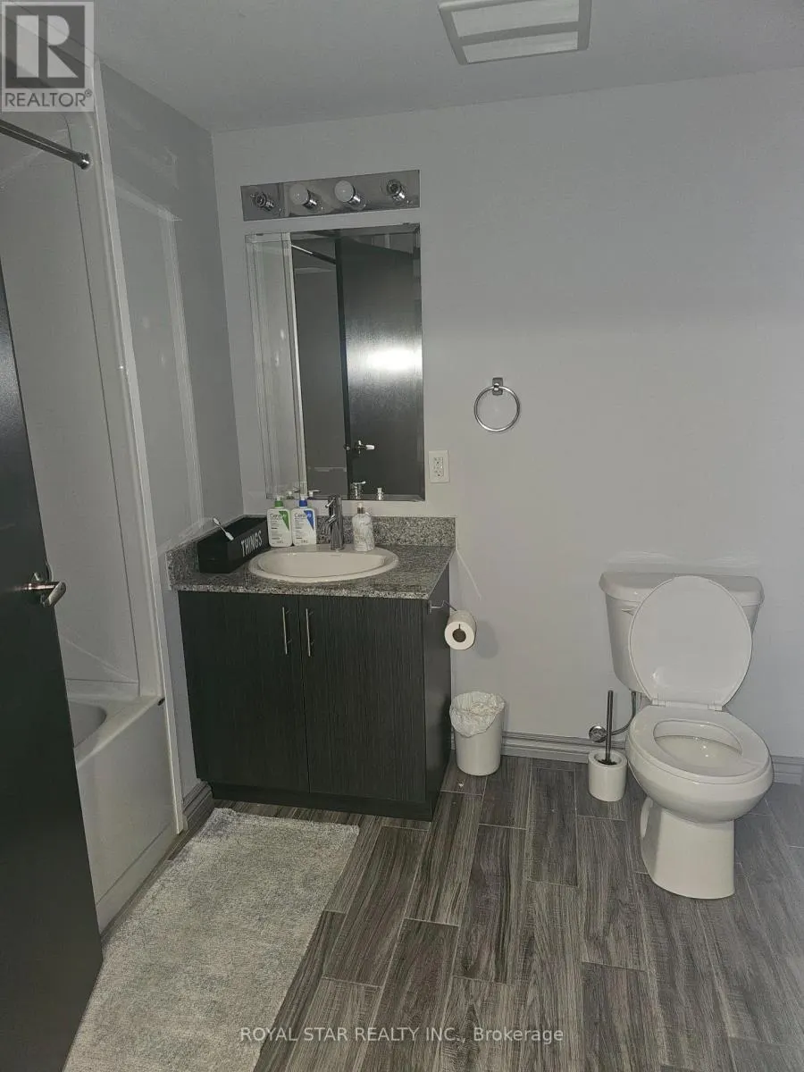 F411 - 275 LARCH STREET