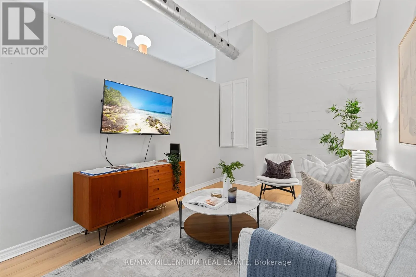 212 - 80 KING WILLIAM STREET