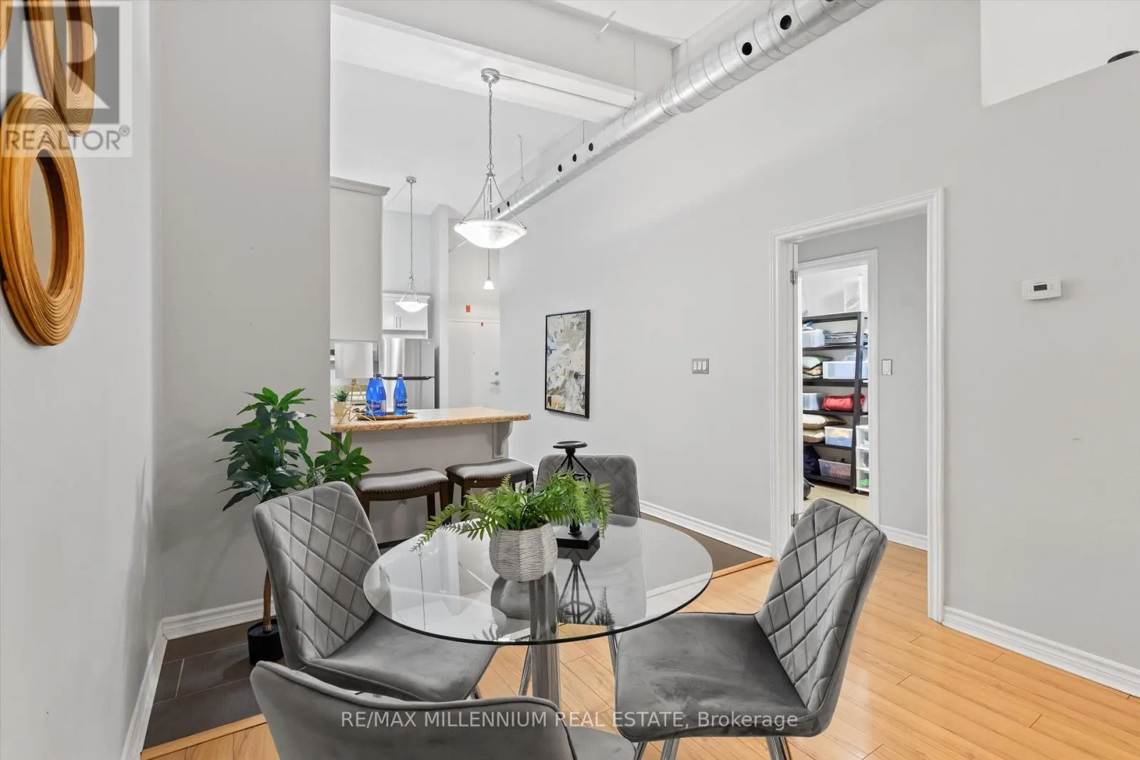 212 - 80 KING WILLIAM STREET