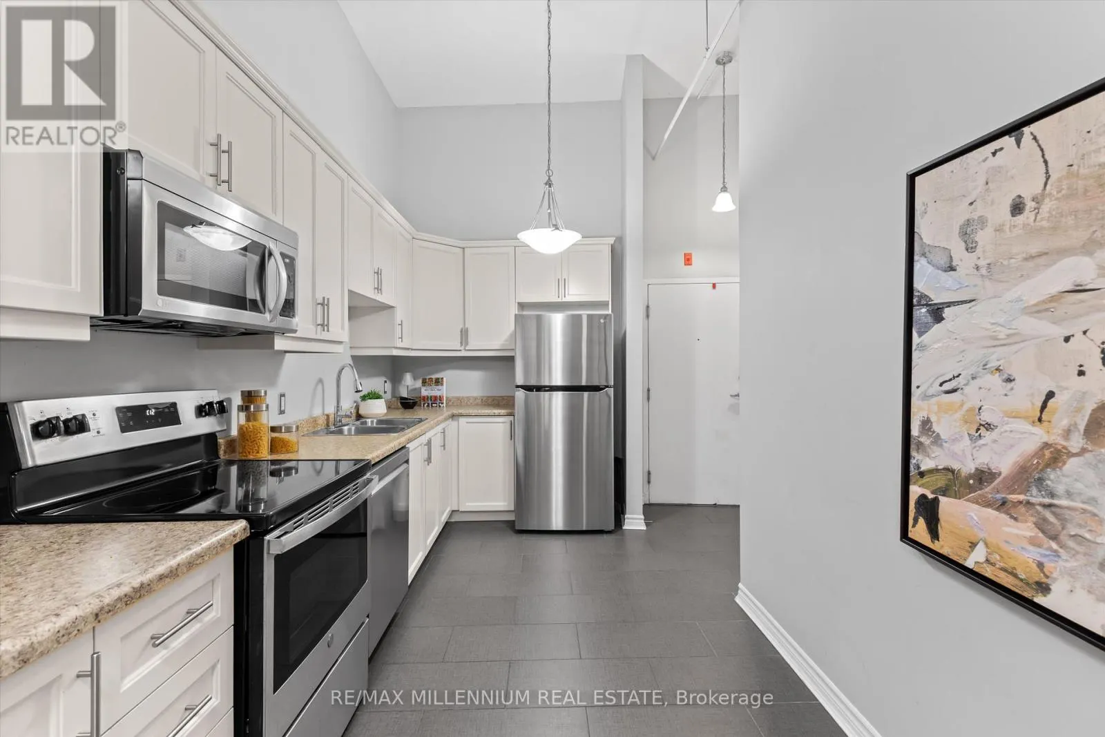 212 - 80 KING WILLIAM STREET