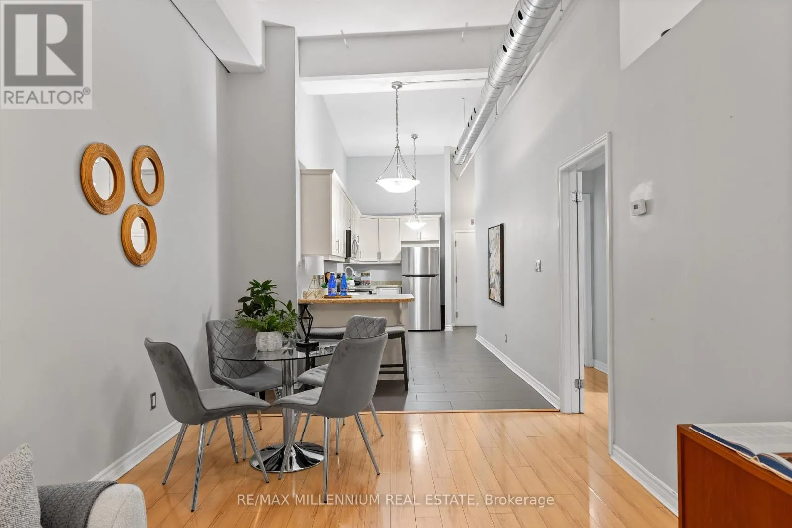 212 - 80 KING WILLIAM STREET