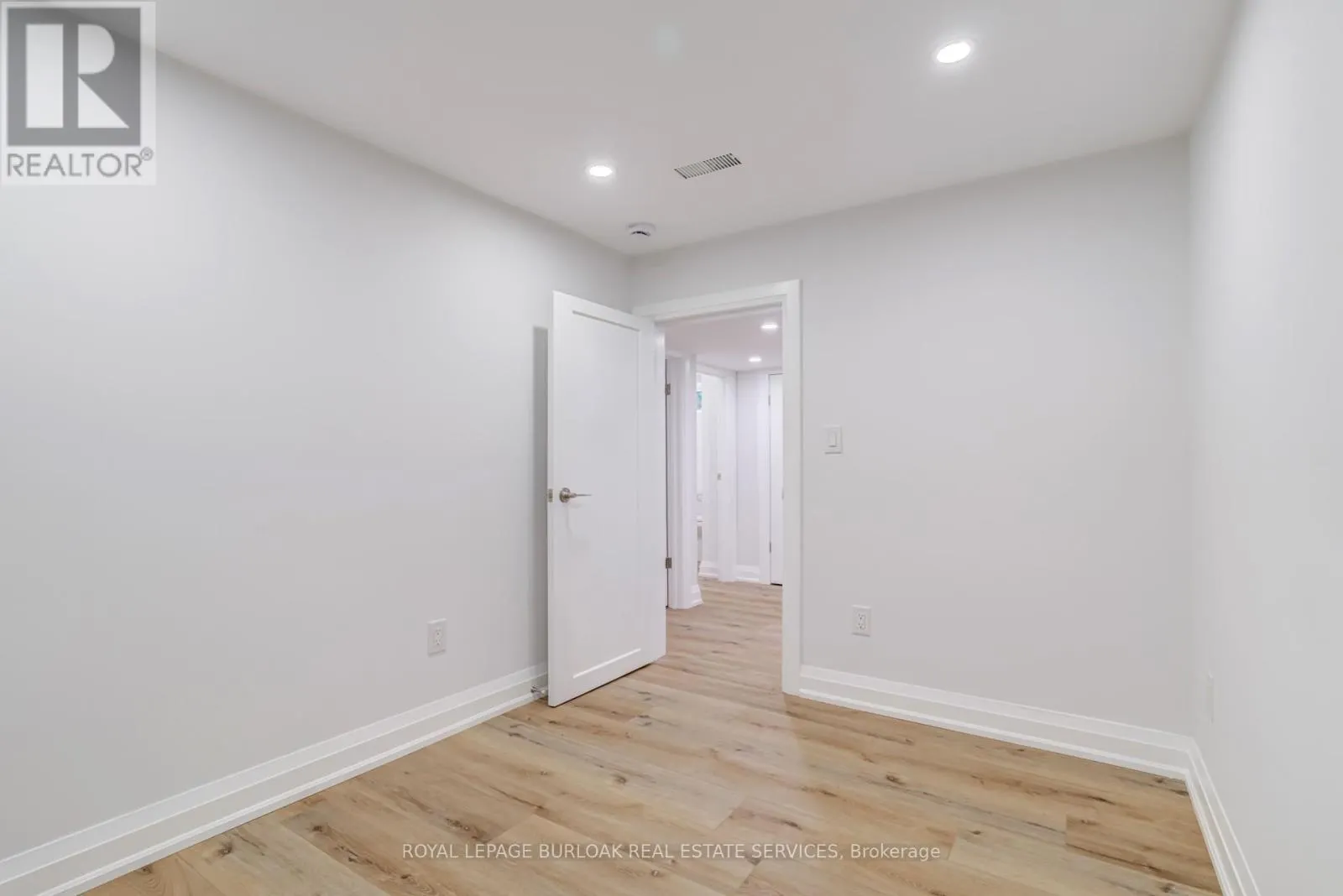 63 FERNWOOD CRESCENT