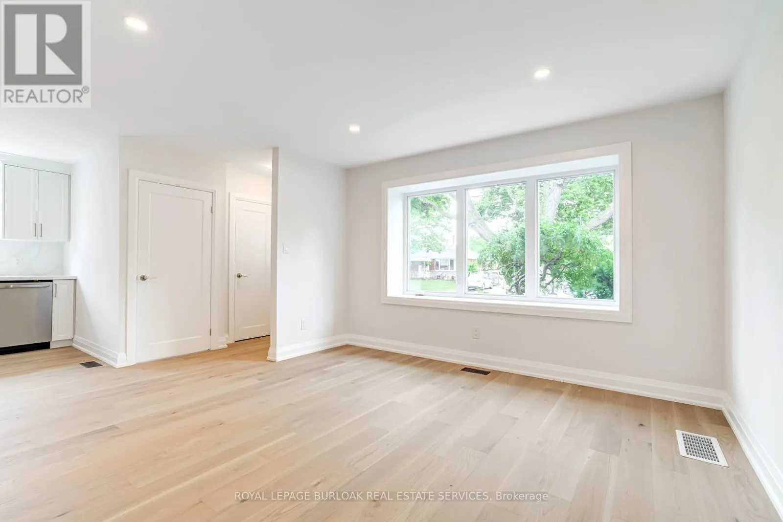 63 FERNWOOD CRESCENT