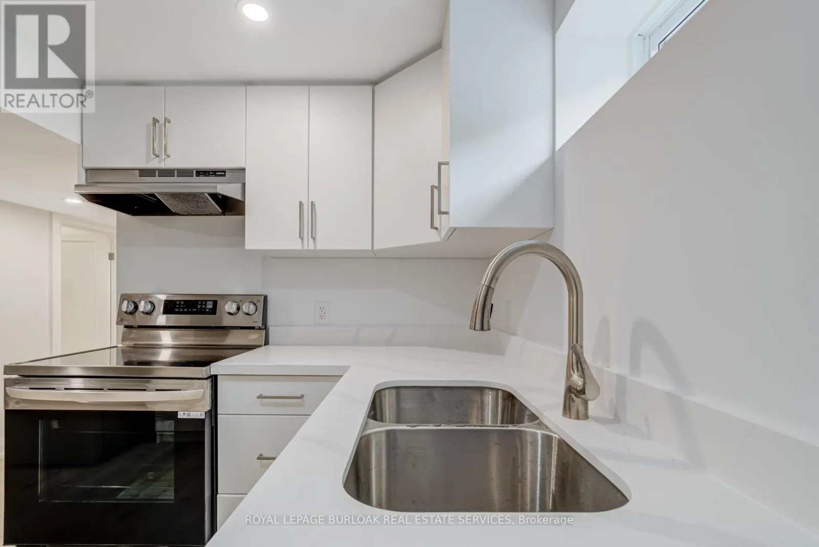 63 FERNWOOD CRESCENT