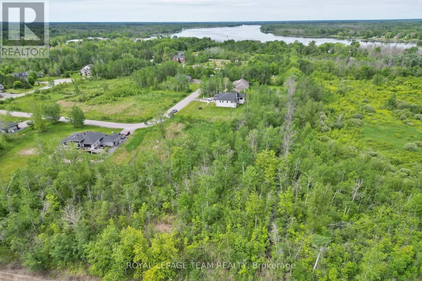 17 RIDEAU CROSSING CRESCENT