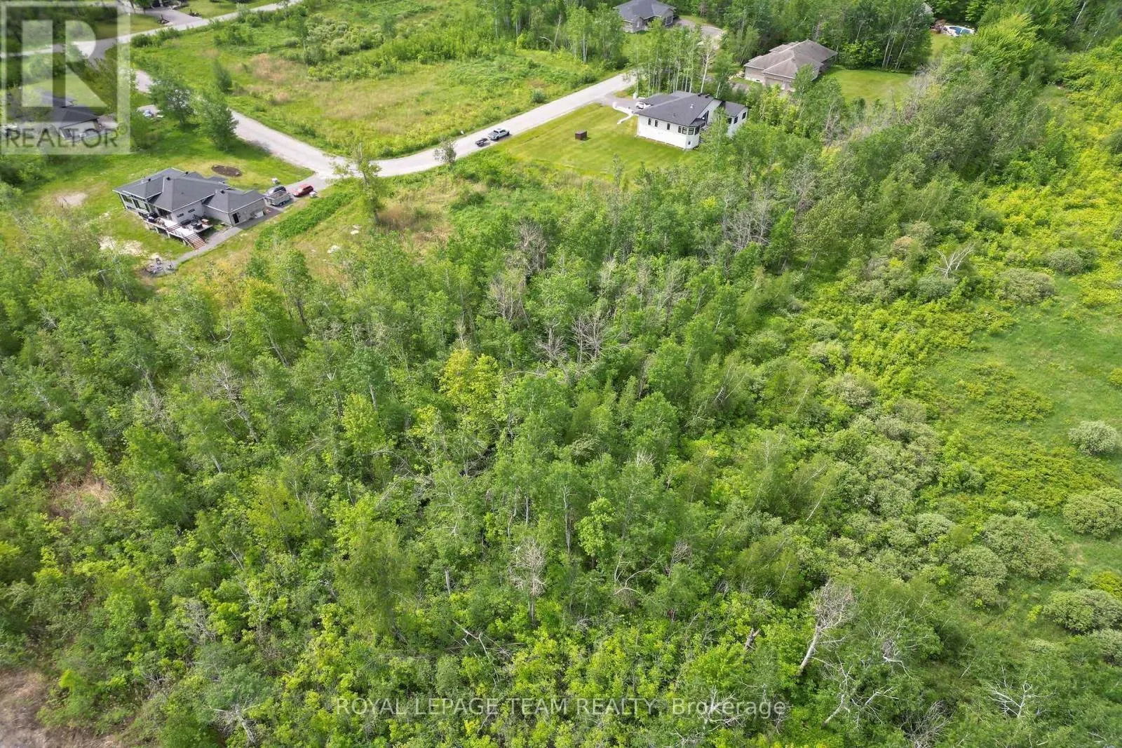 17 RIDEAU CROSSING CRESCENT