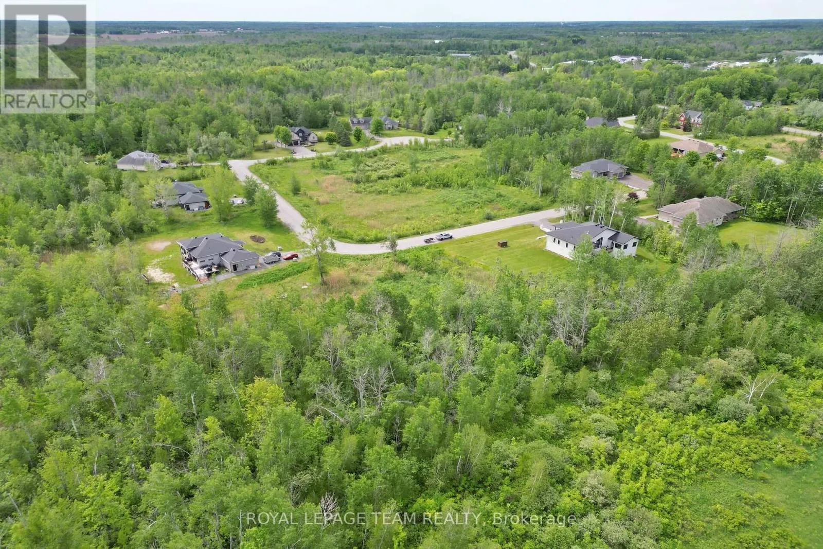 17 RIDEAU CROSSING CRESCENT