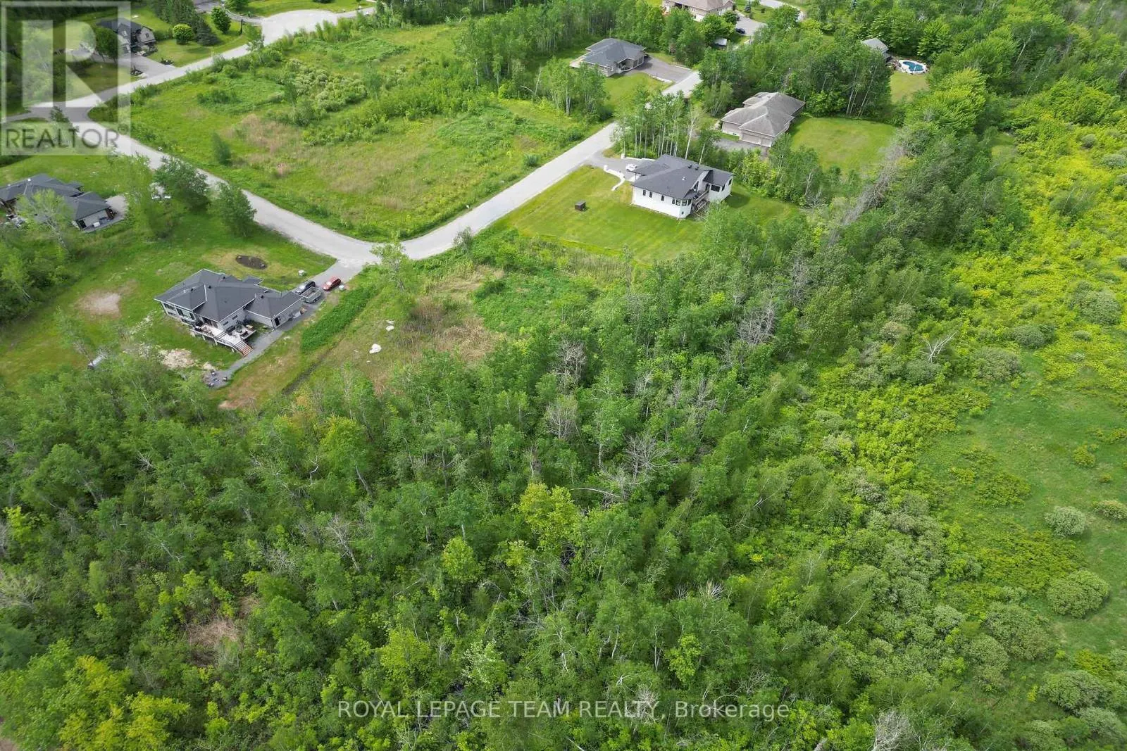 17 RIDEAU CROSSING CRESCENT