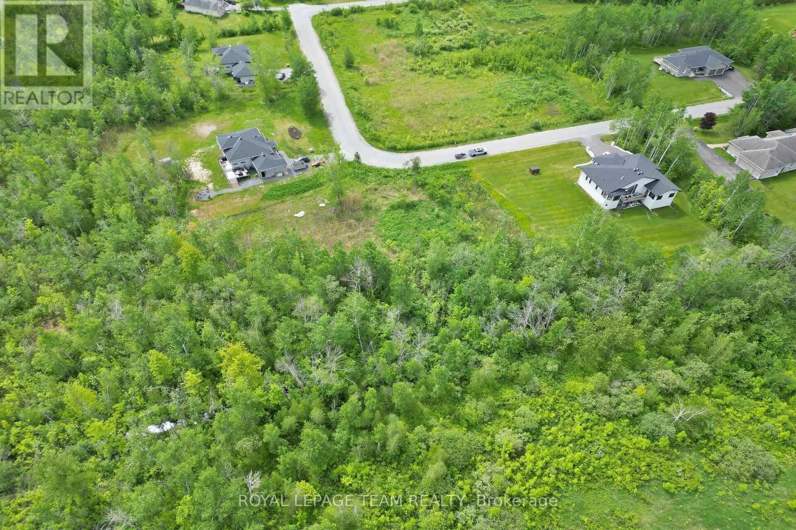17 RIDEAU CROSSING CRESCENT