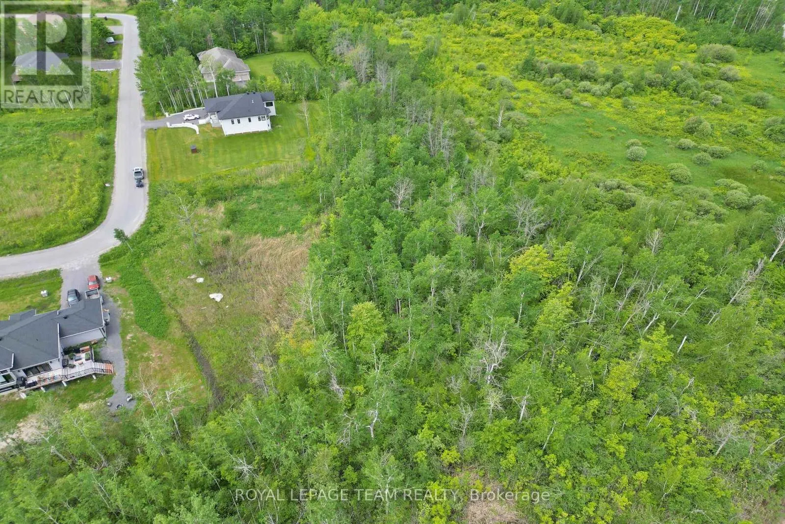 17 RIDEAU CROSSING CRESCENT