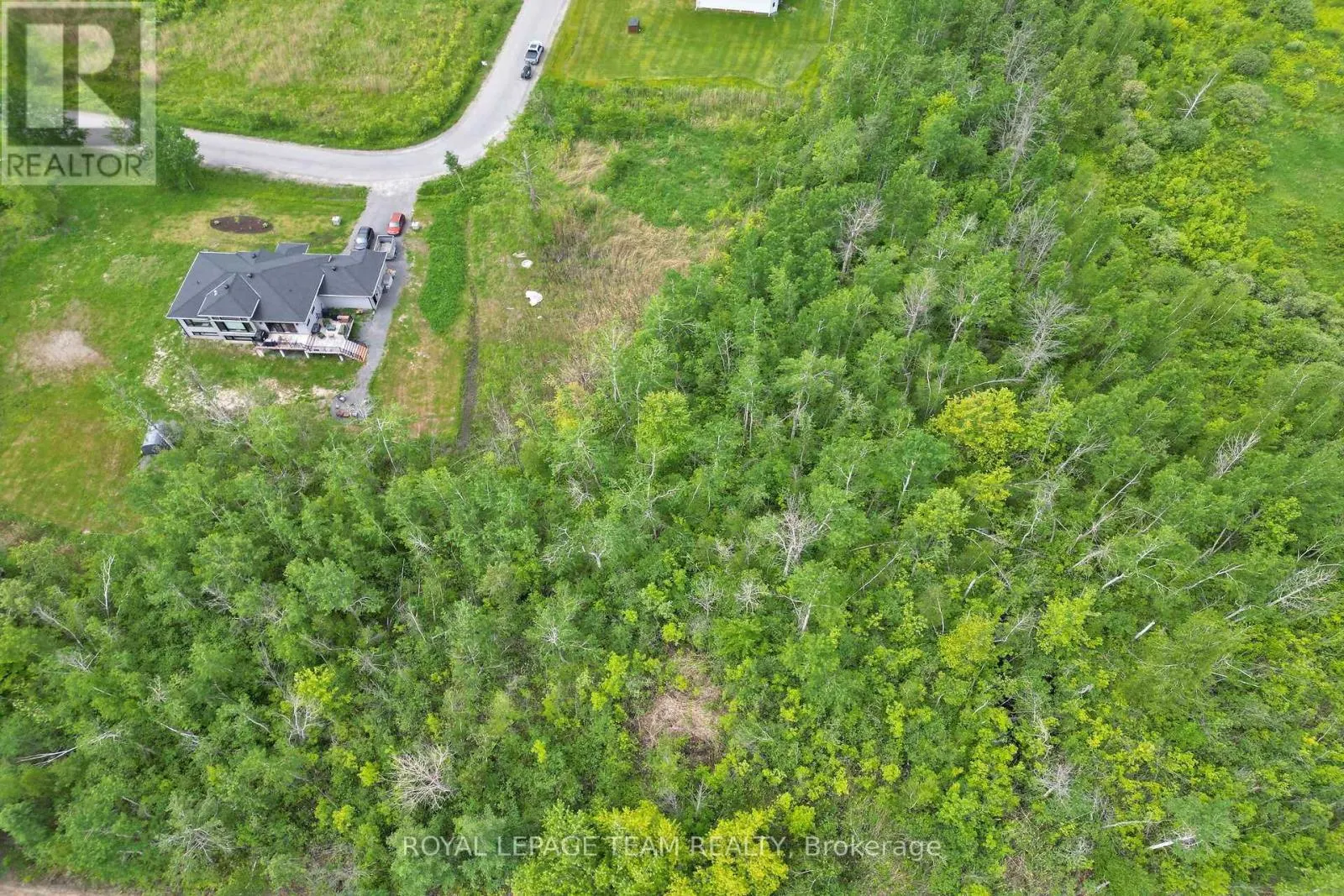 17 RIDEAU CROSSING CRESCENT