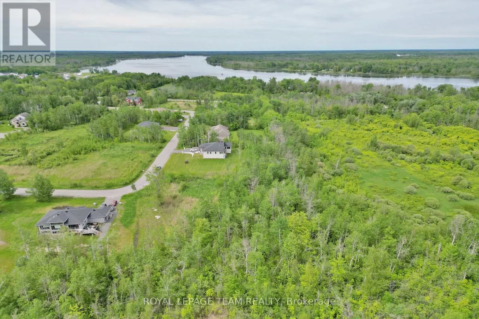 17 RIDEAU CROSSING CRESCENT