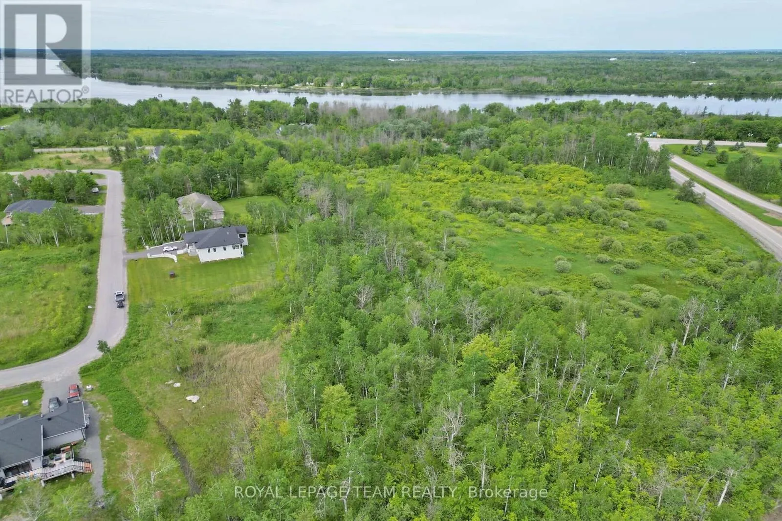 17 RIDEAU CROSSING CRESCENT
