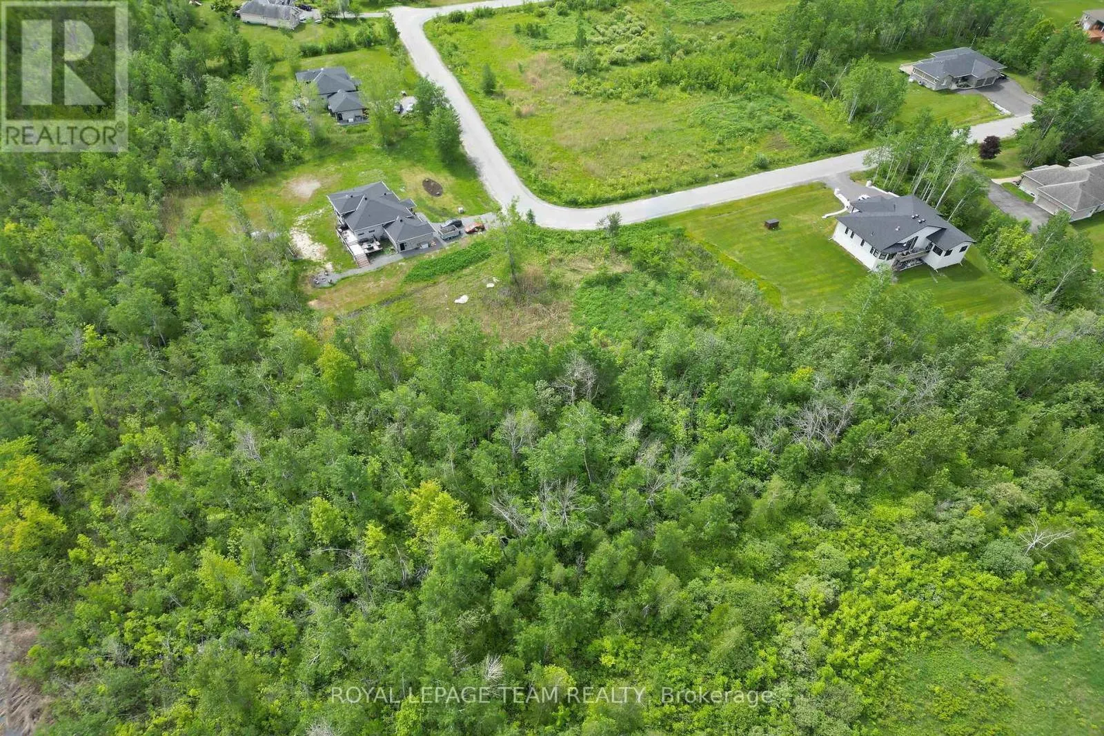 17 RIDEAU CROSSING CRESCENT