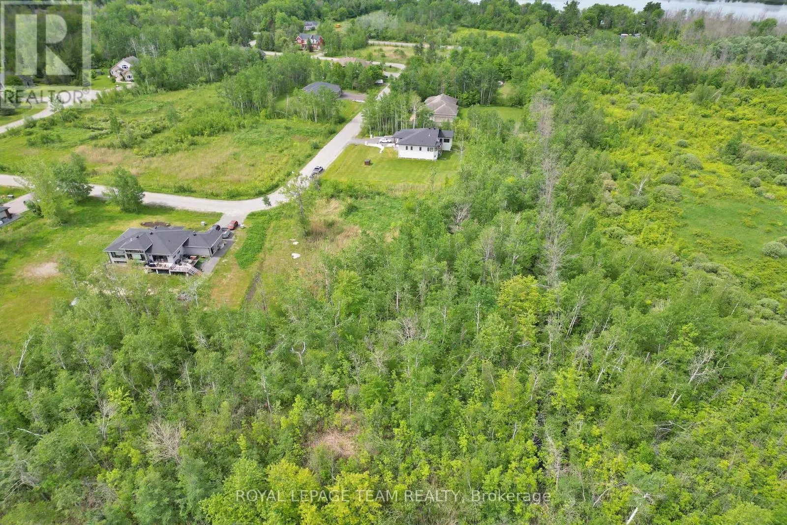 17 RIDEAU CROSSING CRESCENT