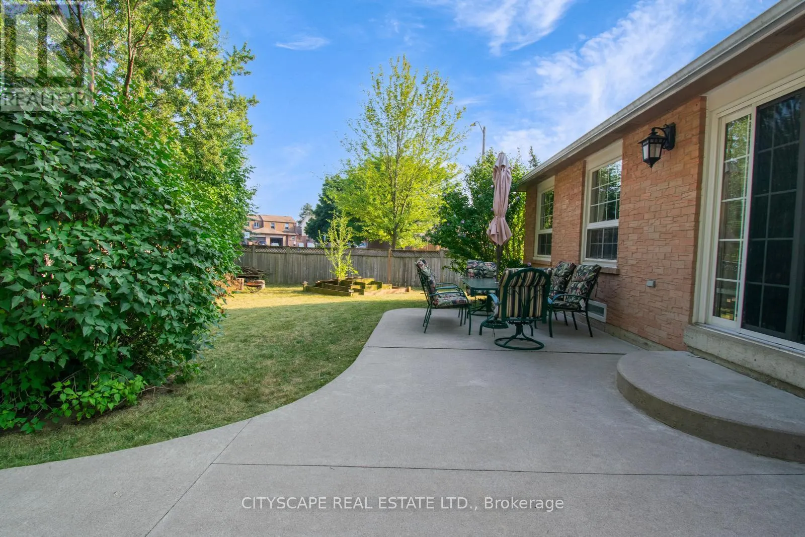 99 BERRISFIELD CRESCENT
