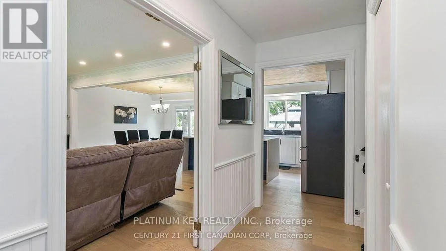 741 GLOVER CRESCENT
