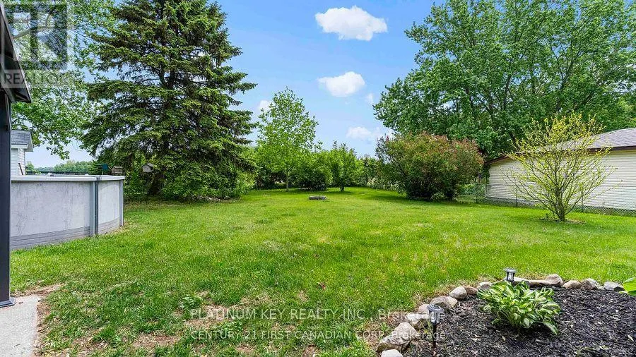 741 GLOVER CRESCENT