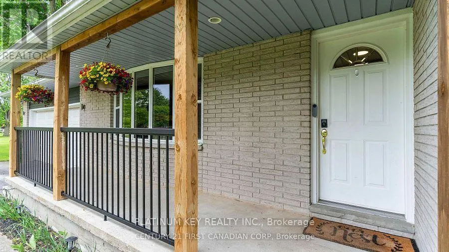 741 GLOVER CRESCENT