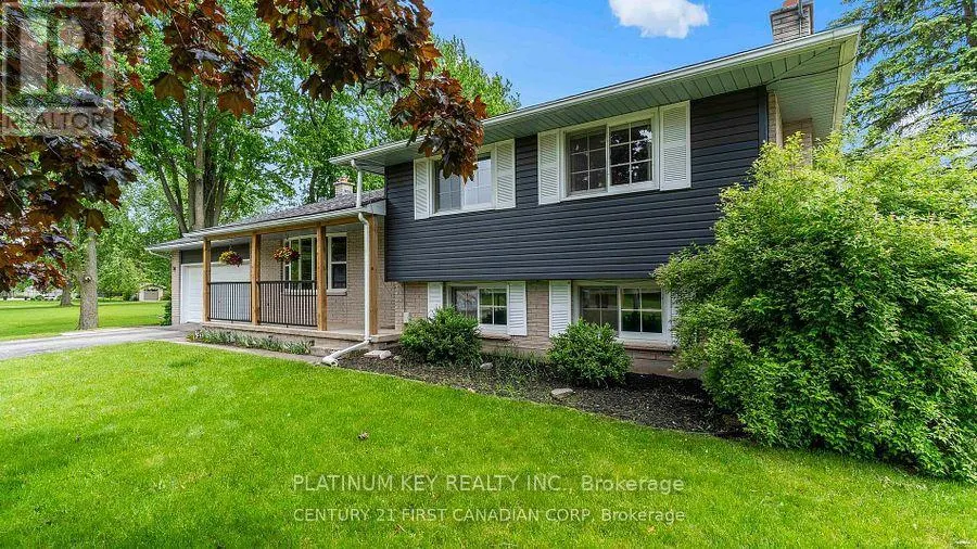 741 GLOVER CRESCENT