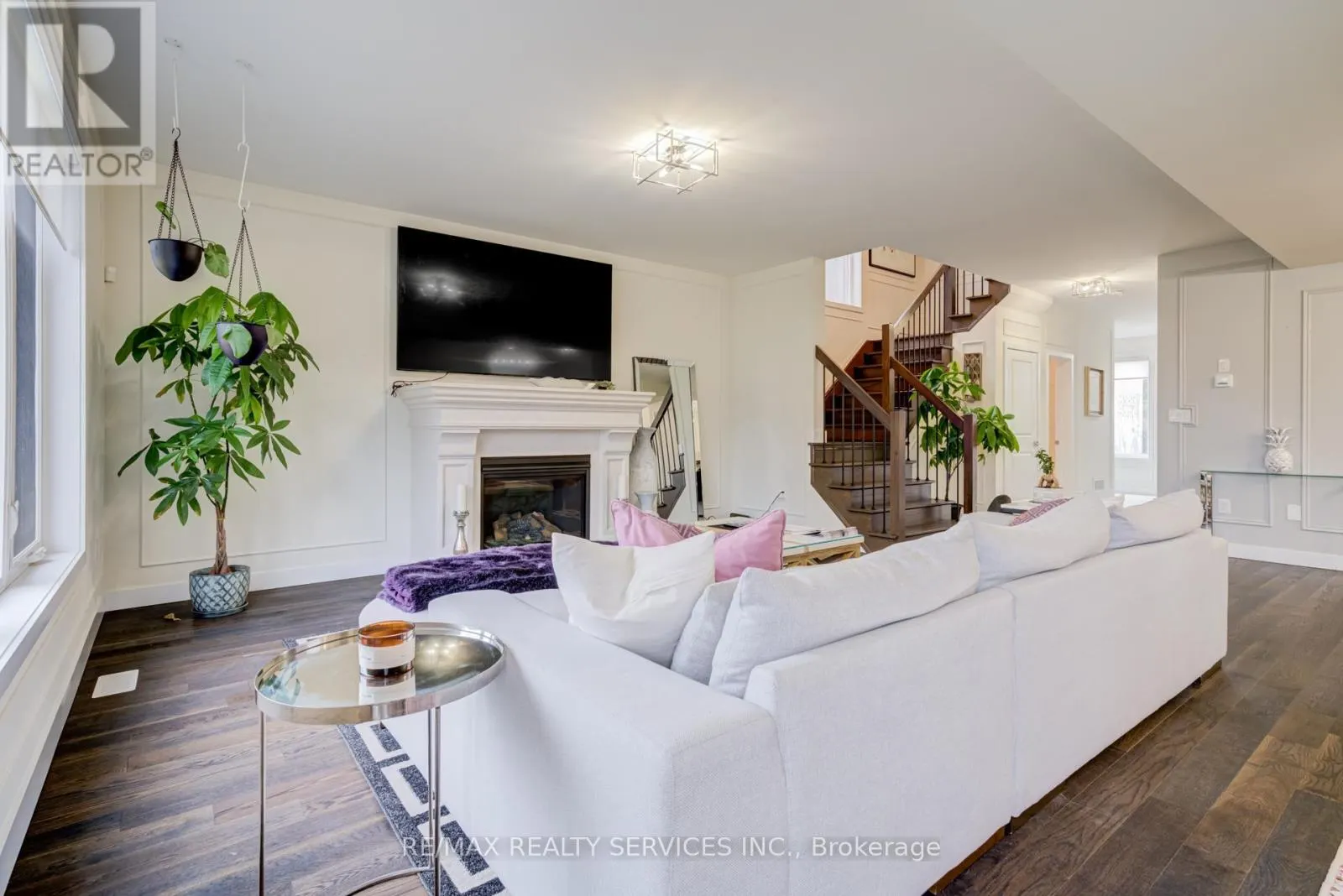 182 KLEIN CIRCLE