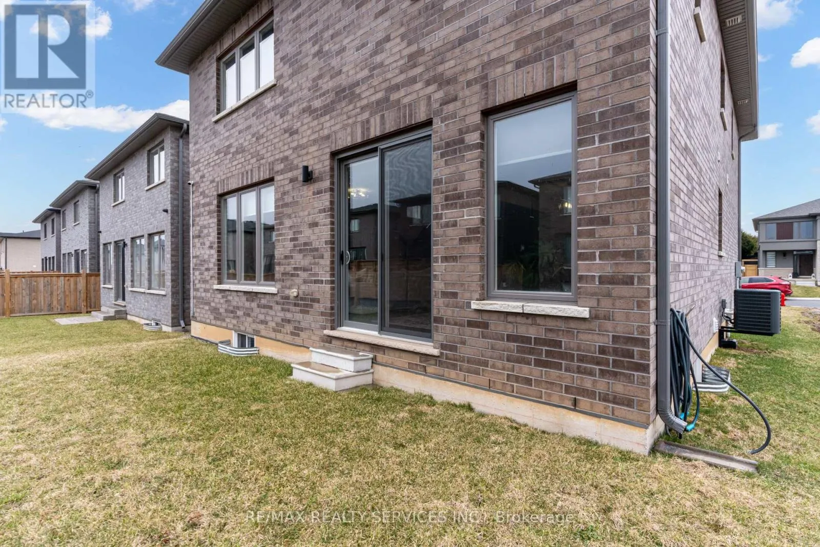 182 KLEIN CIRCLE