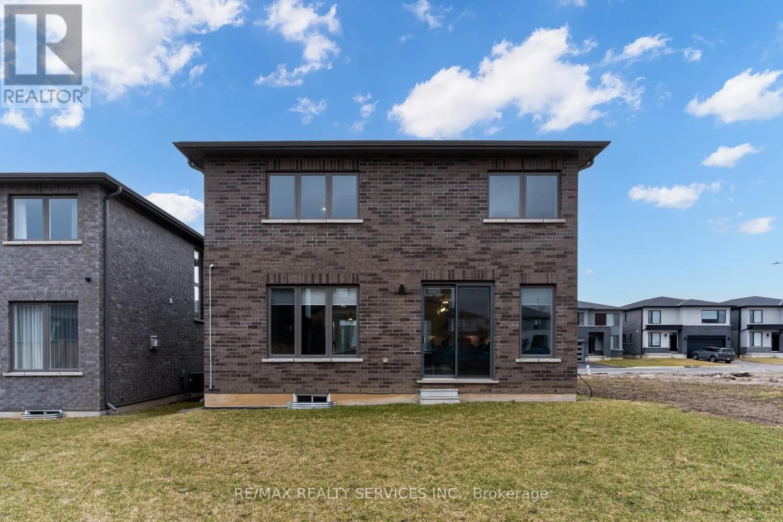 182 KLEIN CIRCLE