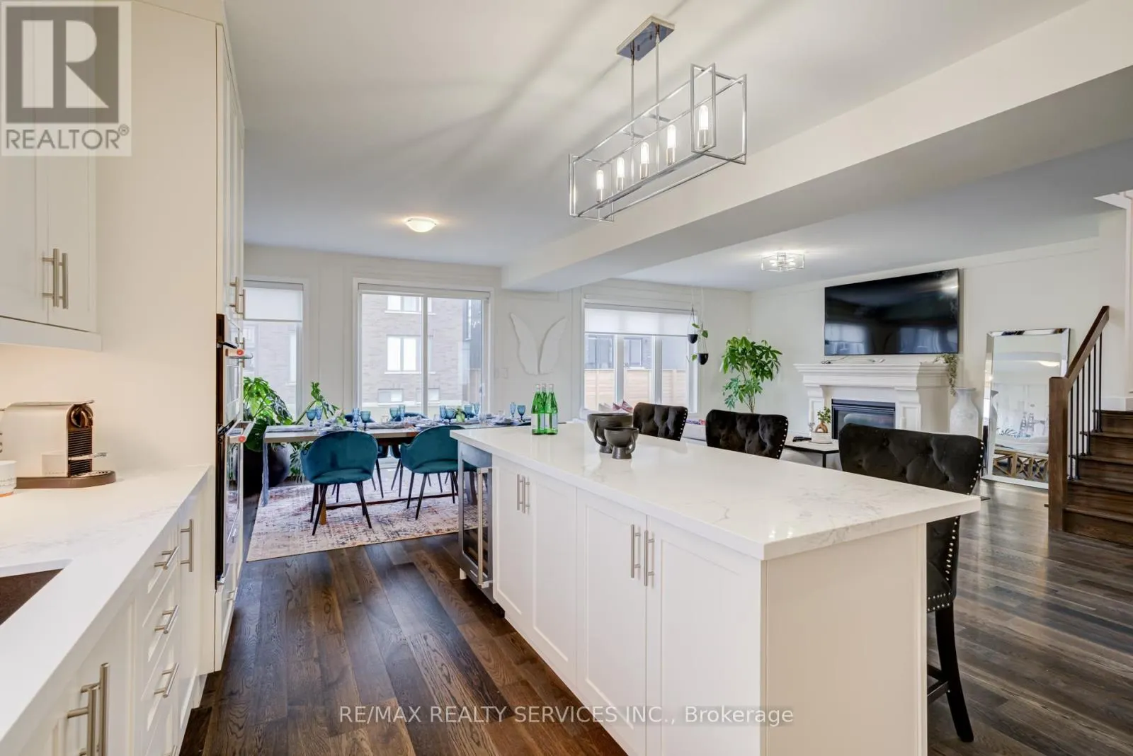 182 KLEIN CIRCLE