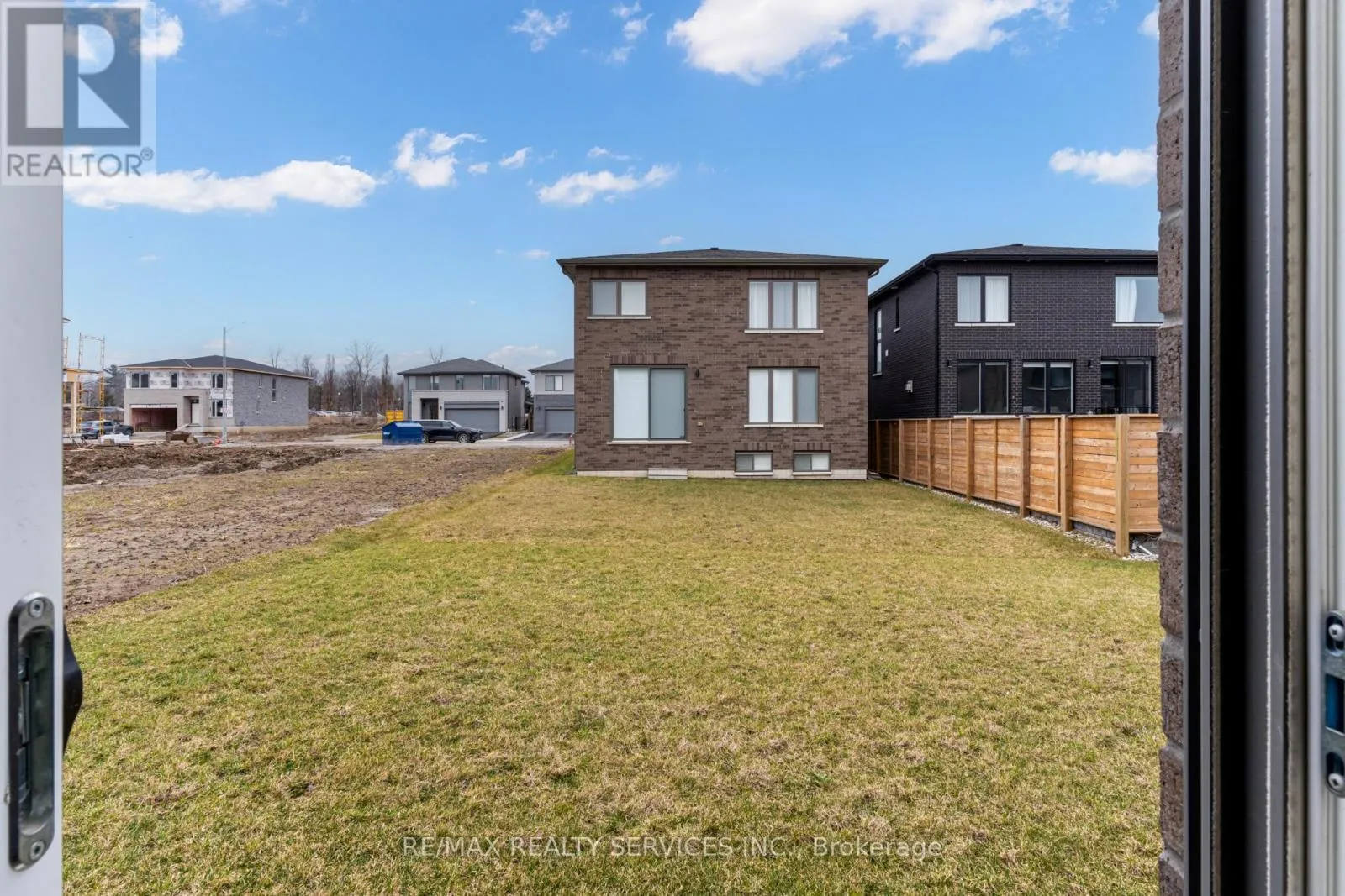 182 KLEIN CIRCLE