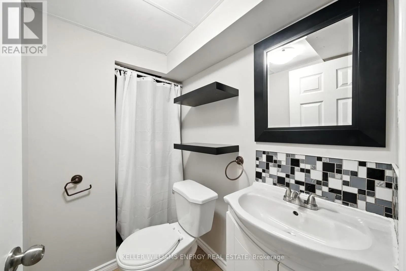 738 SNELGROVE ROAD