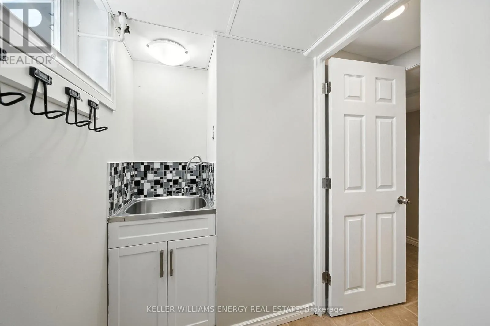 738 SNELGROVE ROAD