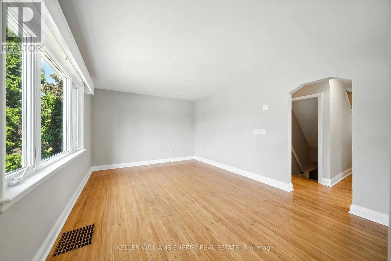 738 SNELGROVE ROAD