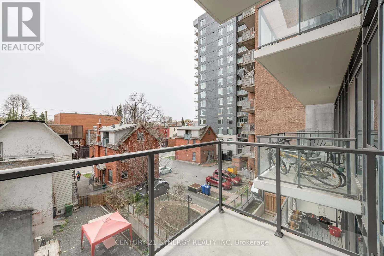 405 - 224 LYON STREET N