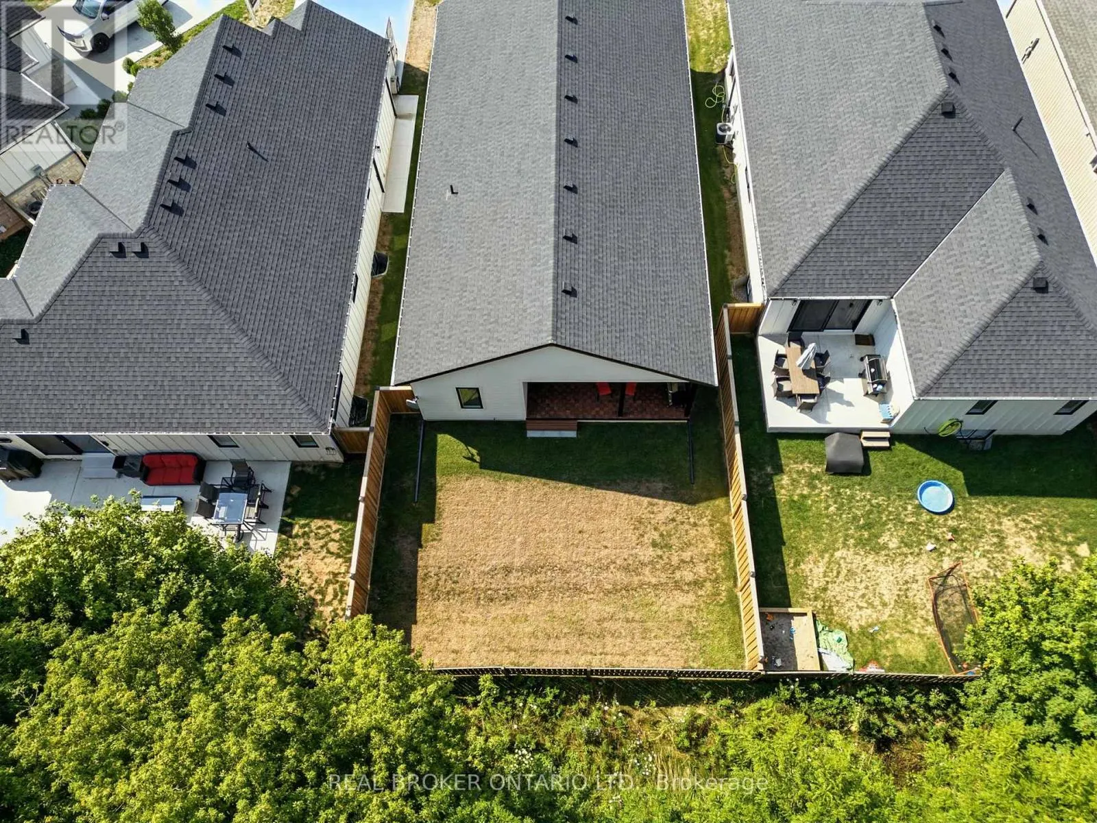 7 MACNEIL COURT