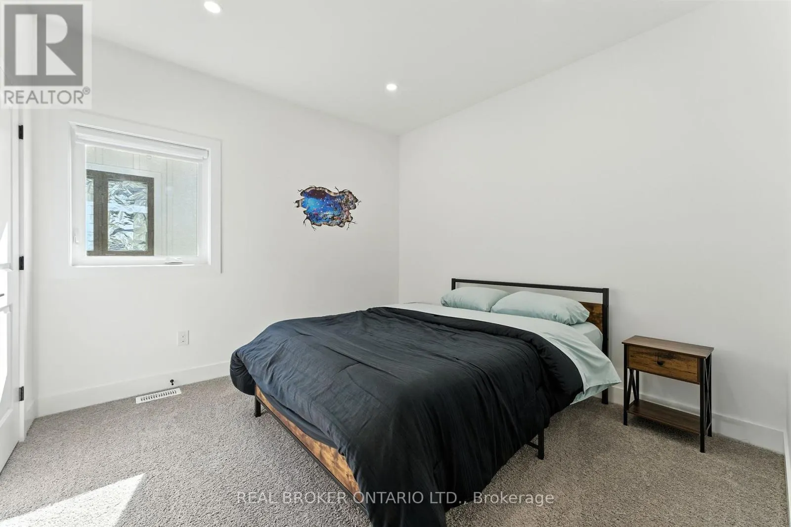 7 MACNEIL COURT