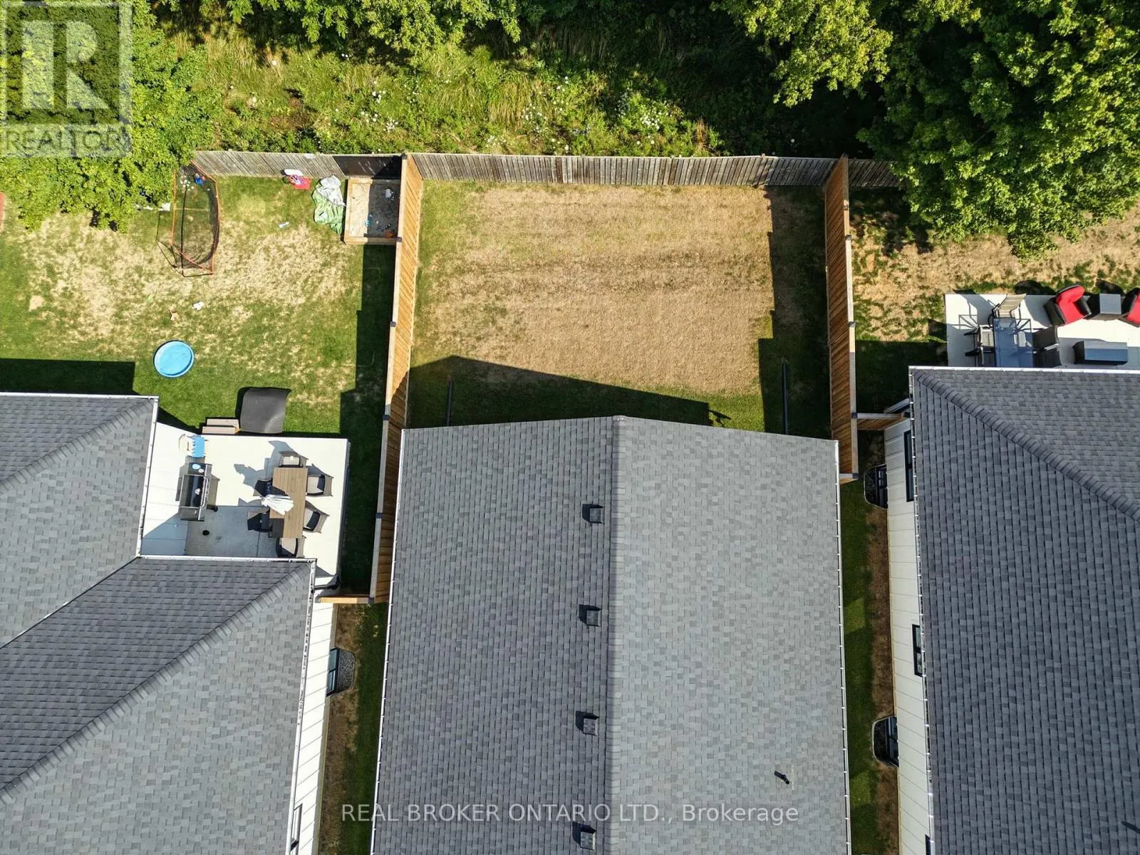 7 MACNEIL COURT