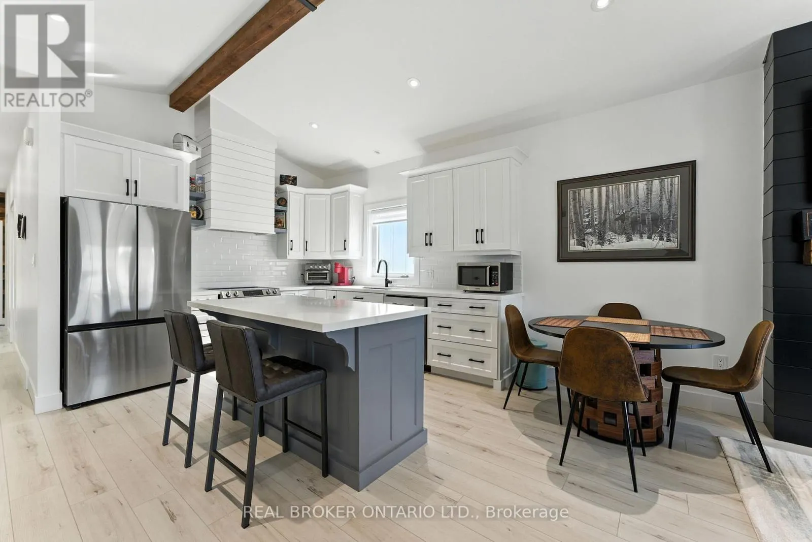 7 MACNEIL COURT