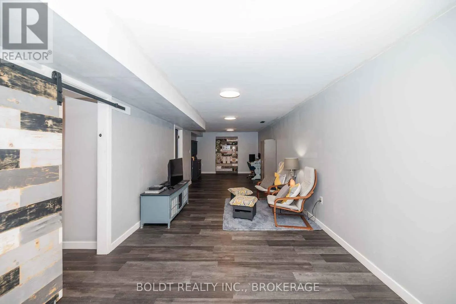 10 1/2 METCALFE STREET