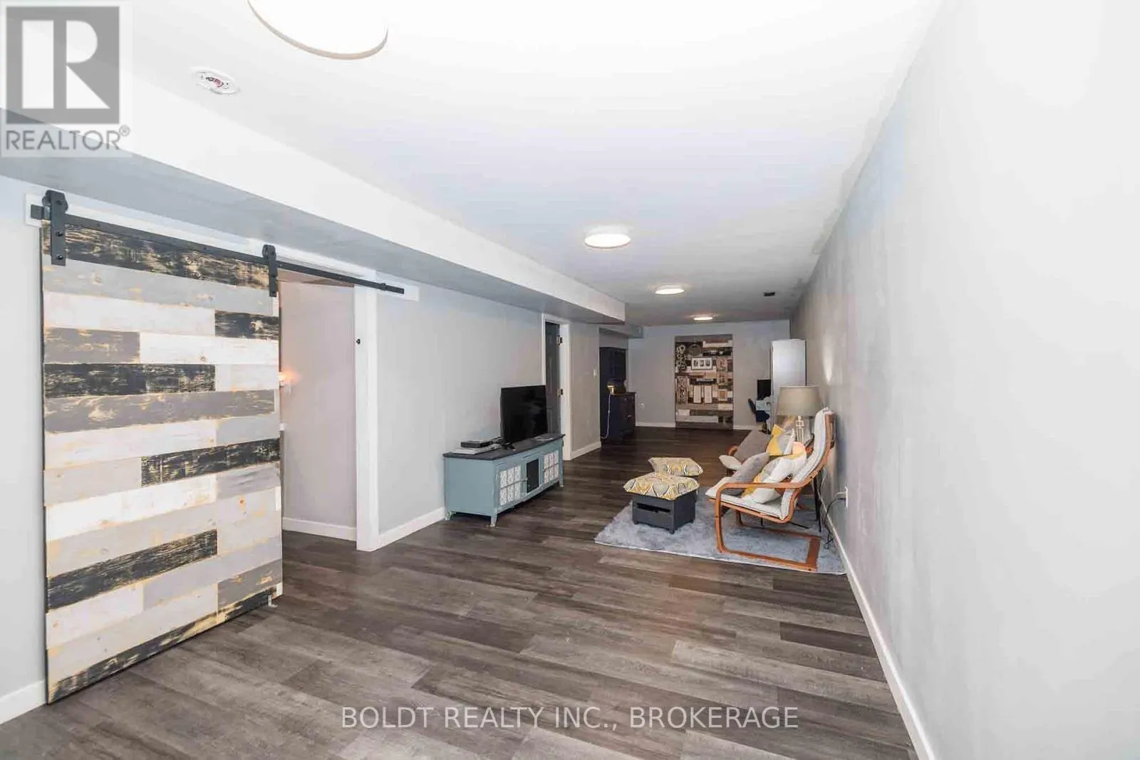 10 1/2 METCALFE STREET