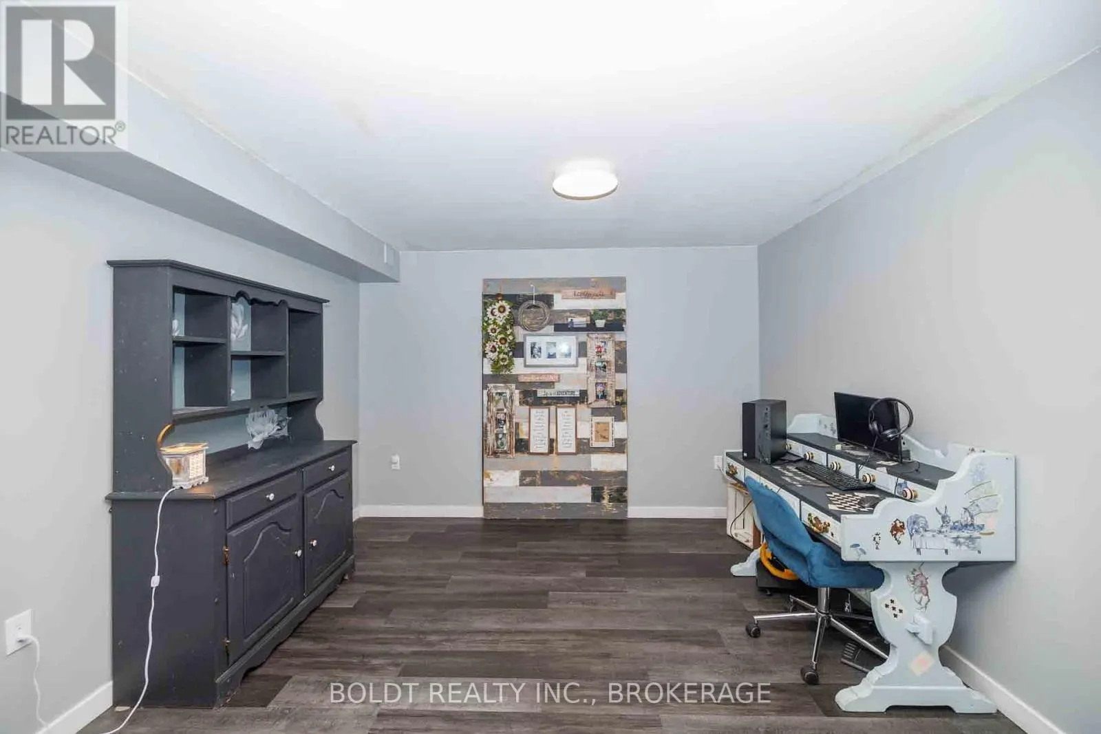 10 1/2 METCALFE STREET