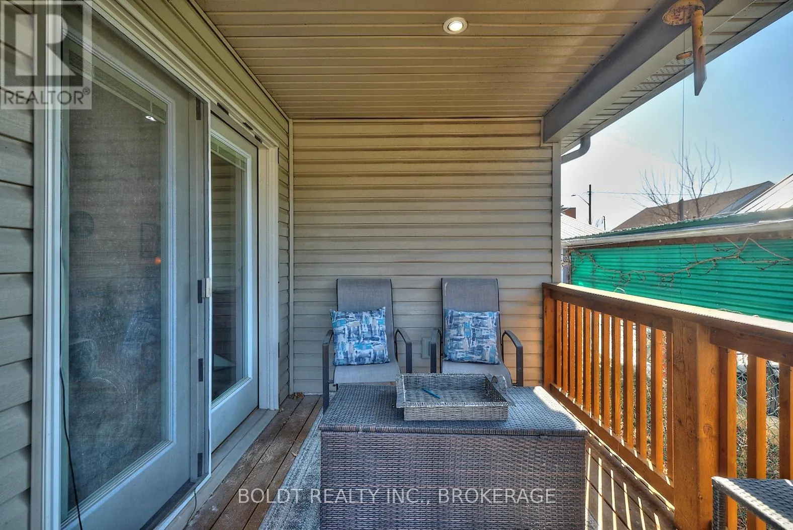 10 1/2 METCALFE STREET